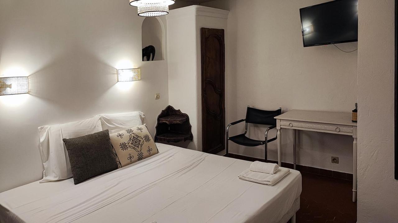 Logis Hotel & Restaurant Du Parc เจมโนส ภายนอก รูปภาพ